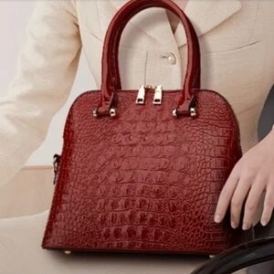 NEW - Elegant Red Crocodile Pattern Handbag